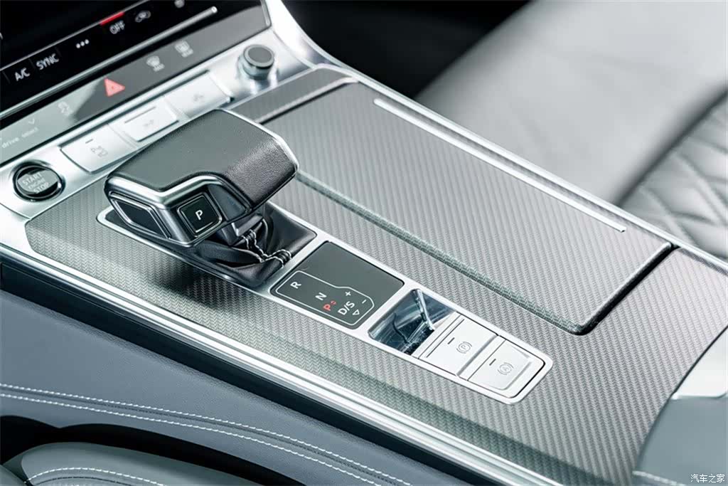 Audi A7L, 2026 11
