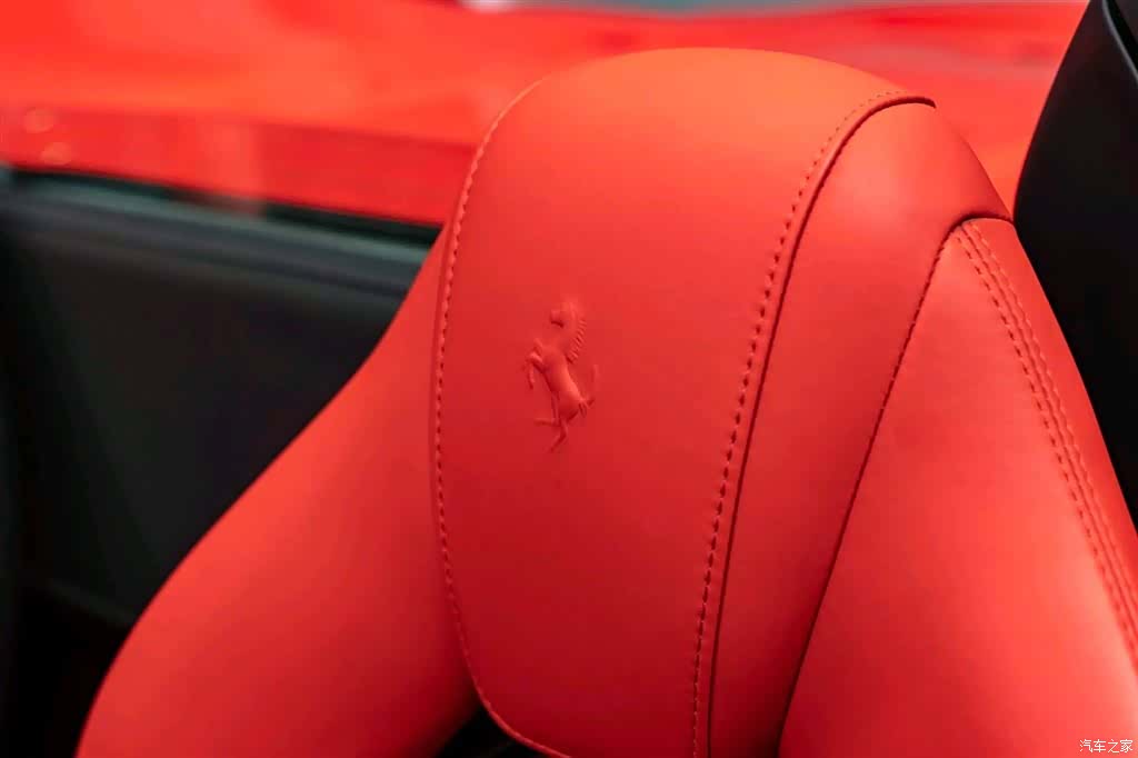 Ferrari 488, 2017 13