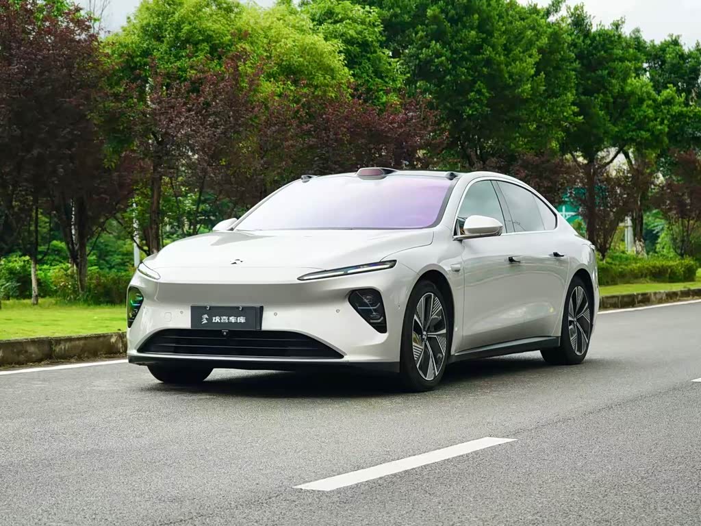 NIO ET7