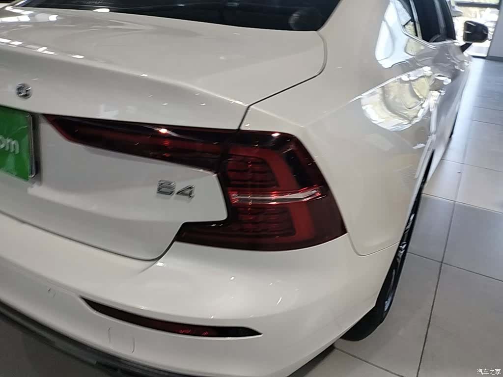 Volvo S60, 2022 8