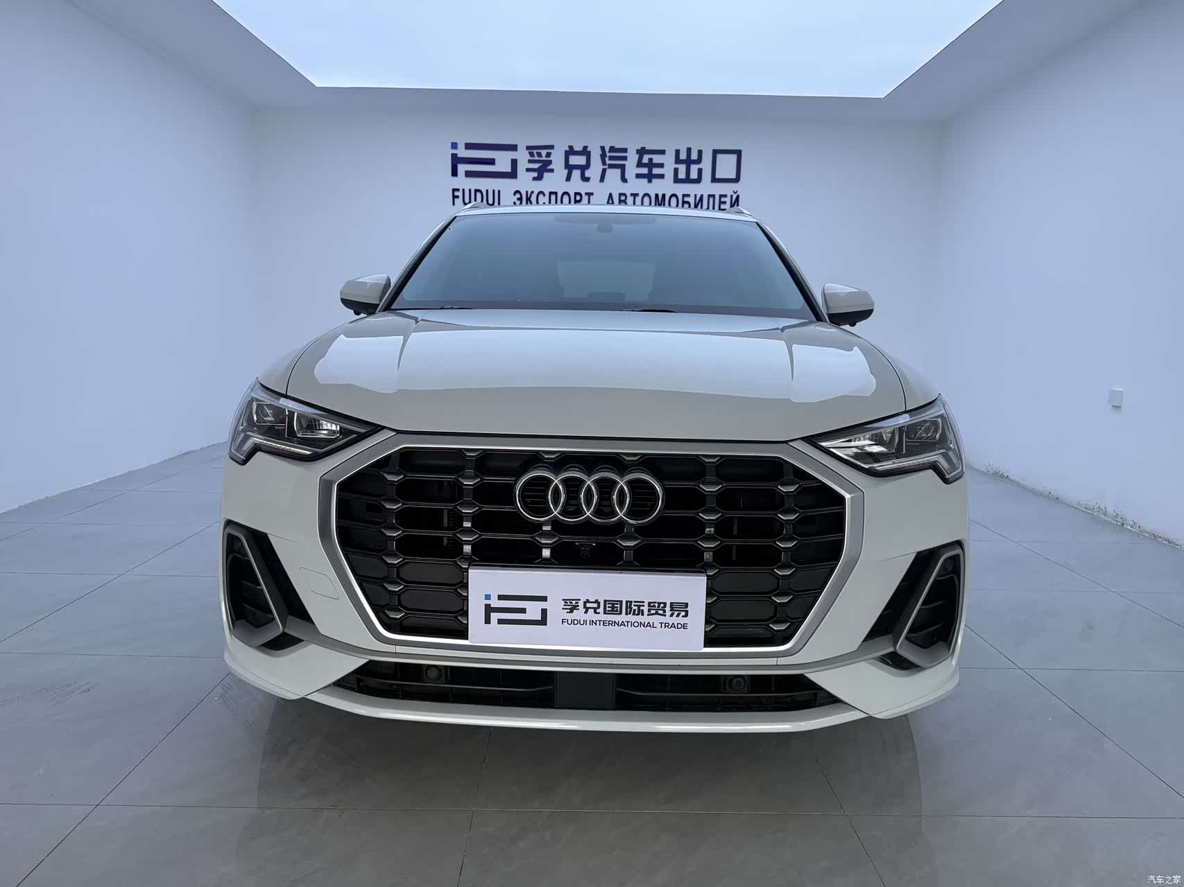 Audi Q3, 2022 2