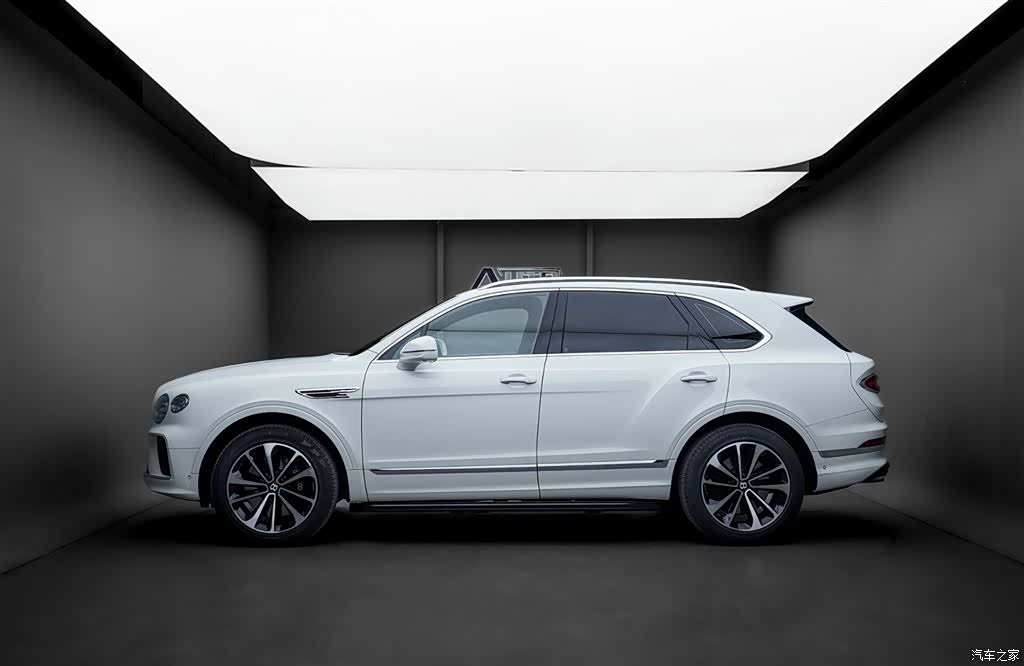 Bentley Bentayga, 2020 3