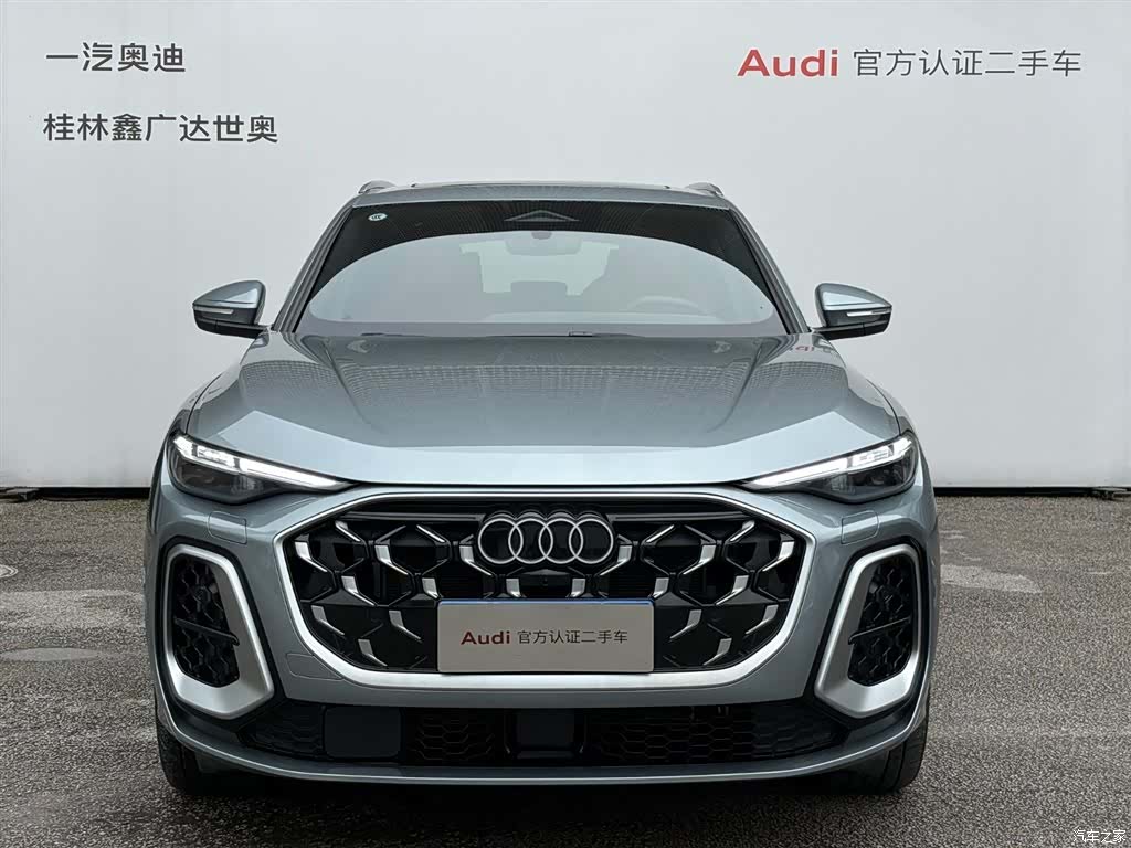Audi Q5L, 2025 2