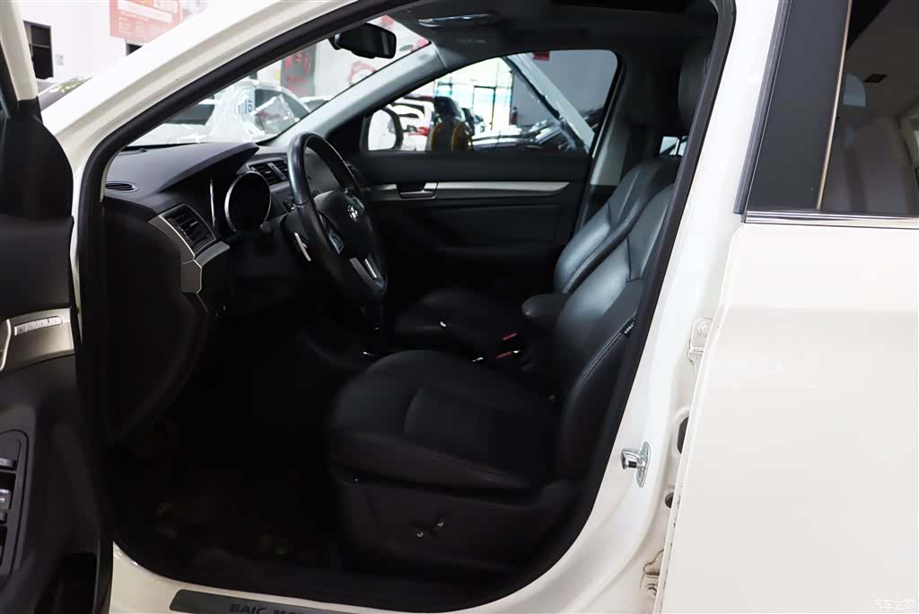 BAIC X65, 2015 4