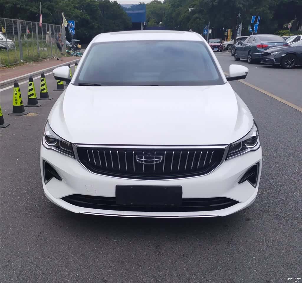 Geely Emgrand, 2022 2