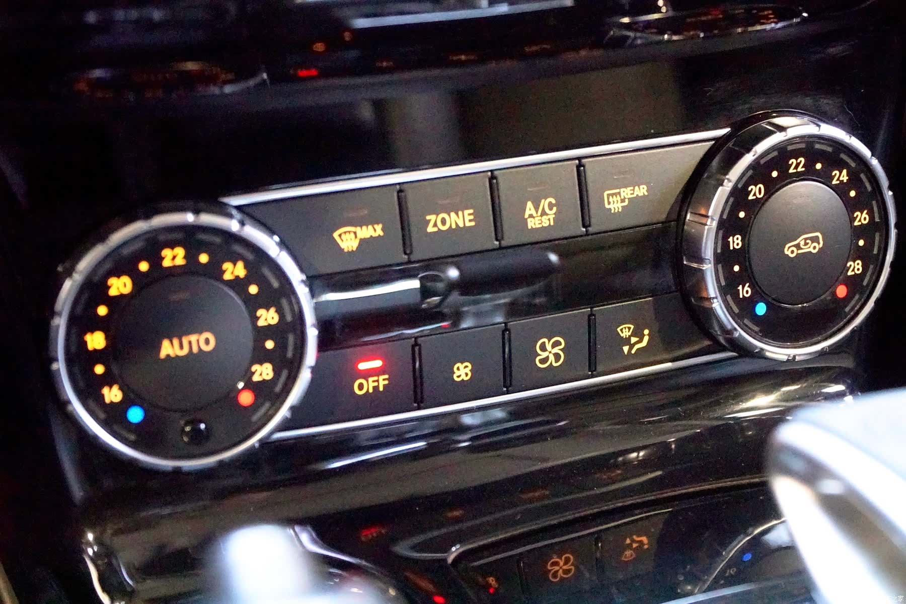 Mercedes-Benz G-Class, 2015 18