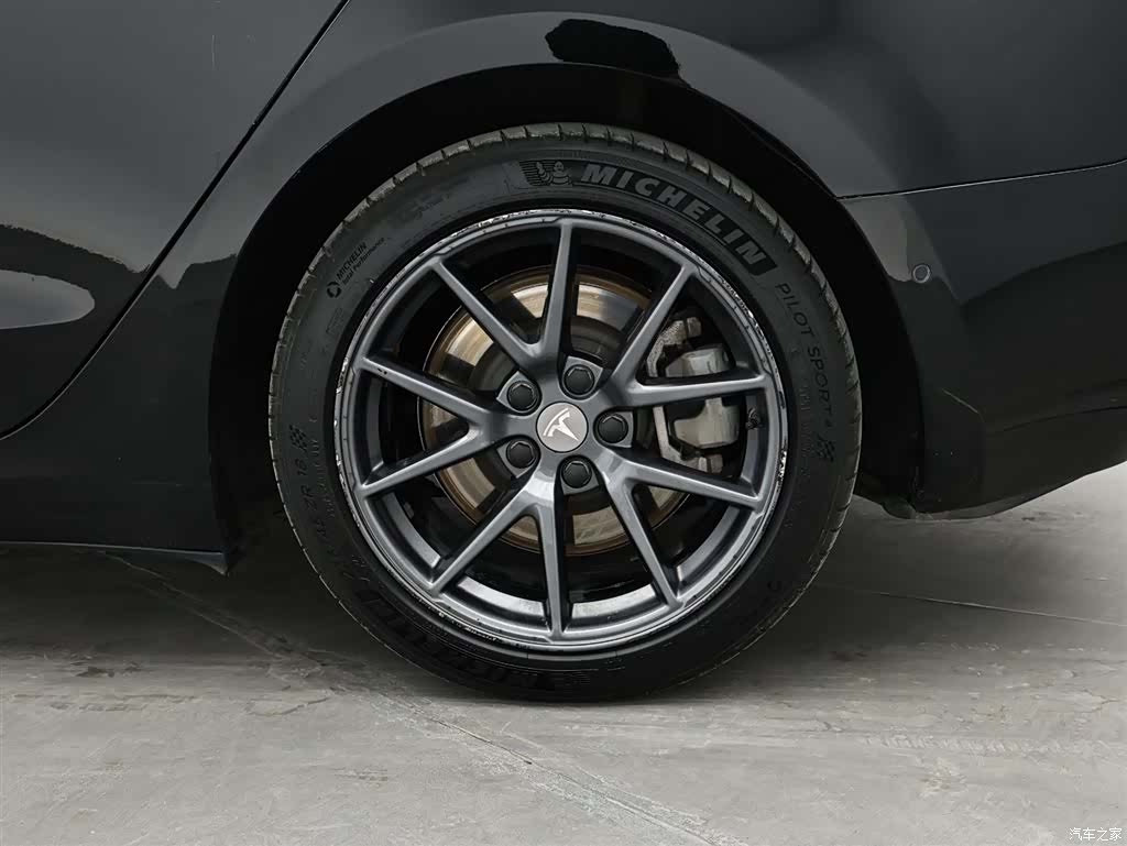 Tesla Model 3, 2021 11