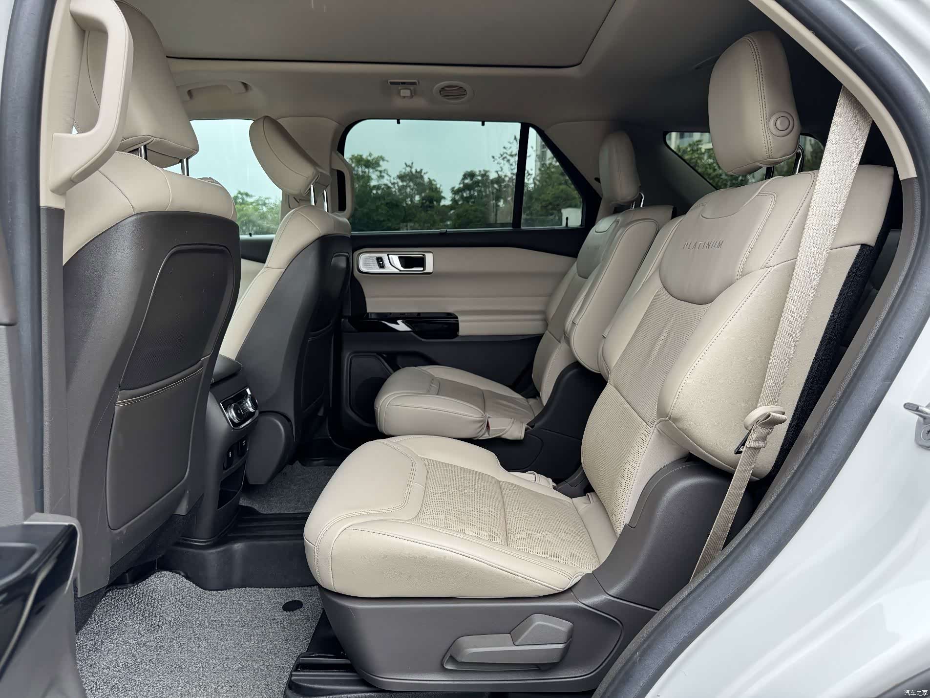 Ford Explorer, 2020 8