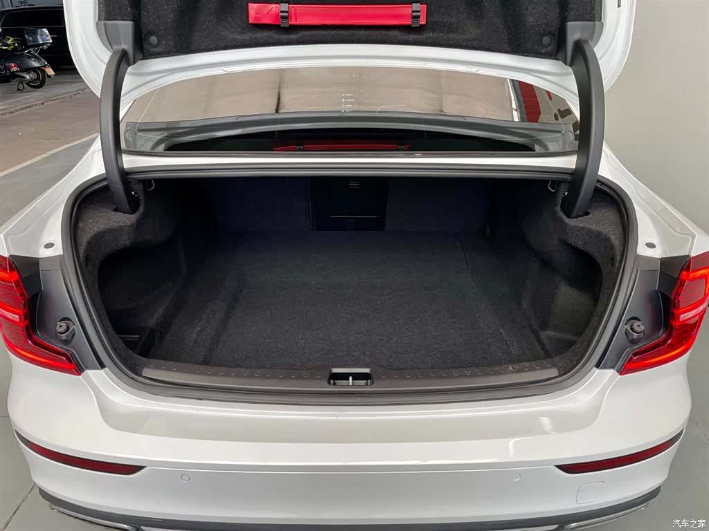 Volvo S60, 2022 15