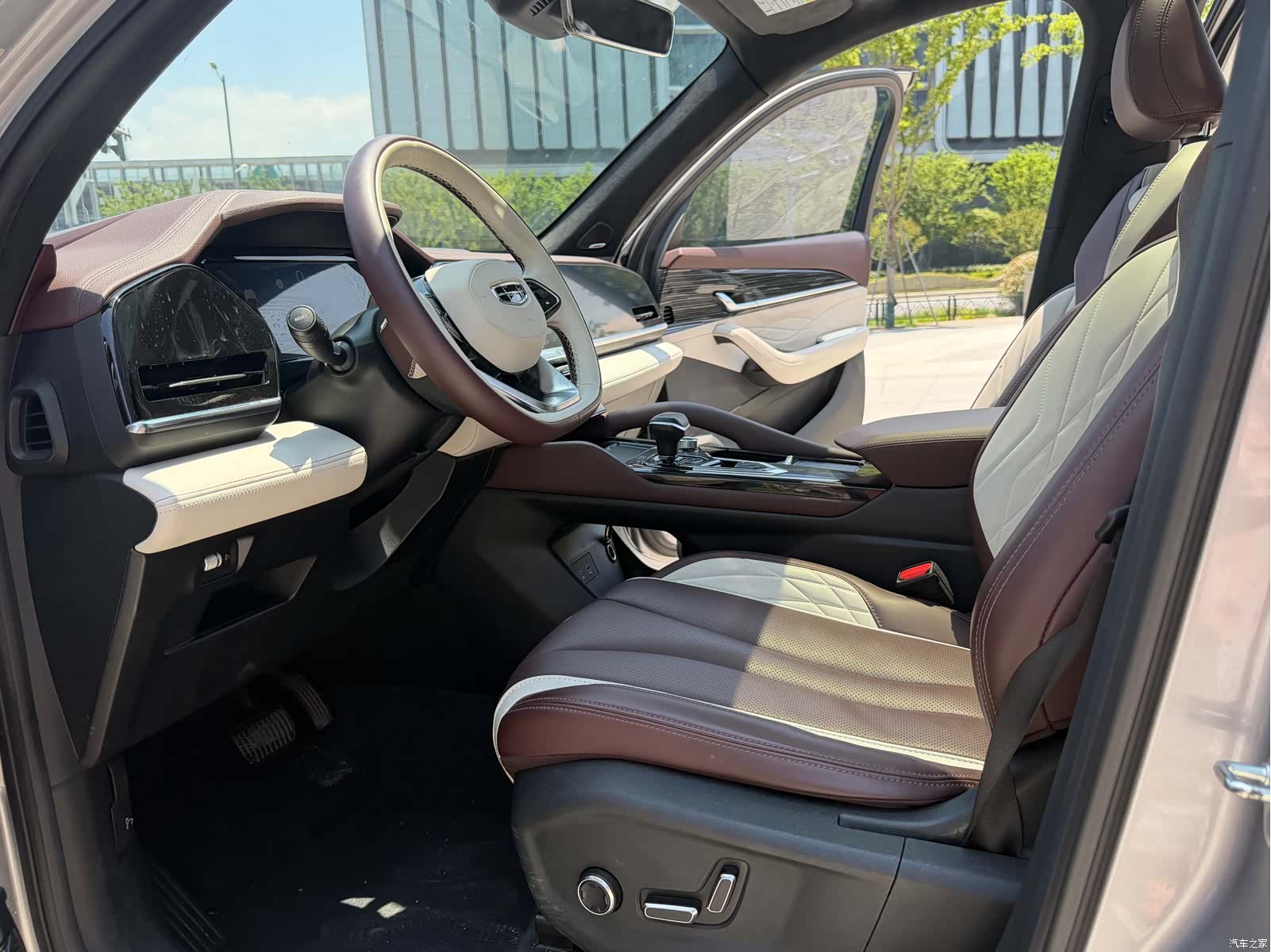 Geely Xingyue L, 2022 10