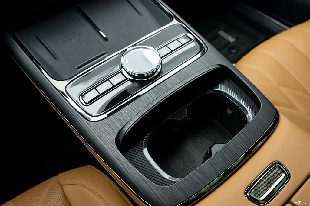 Geely 8, 2025 23