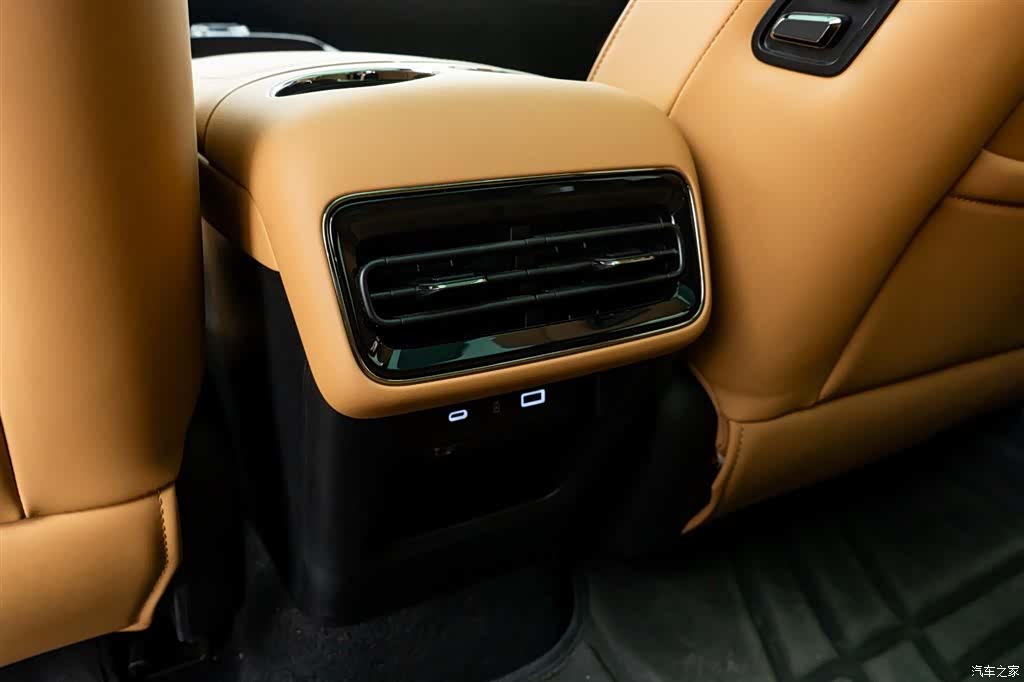 Geely 8, 2025 25