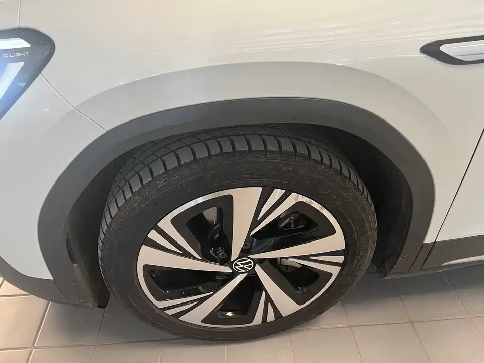 Volkswagen ID.6 CROZZ