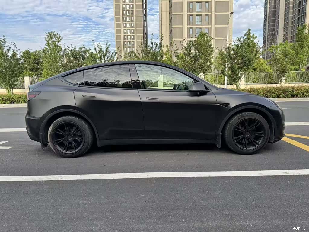 Tesla Model Y, 2021 24