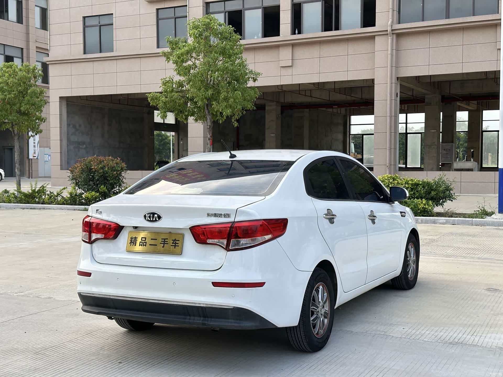 Kia K2, 2015 8