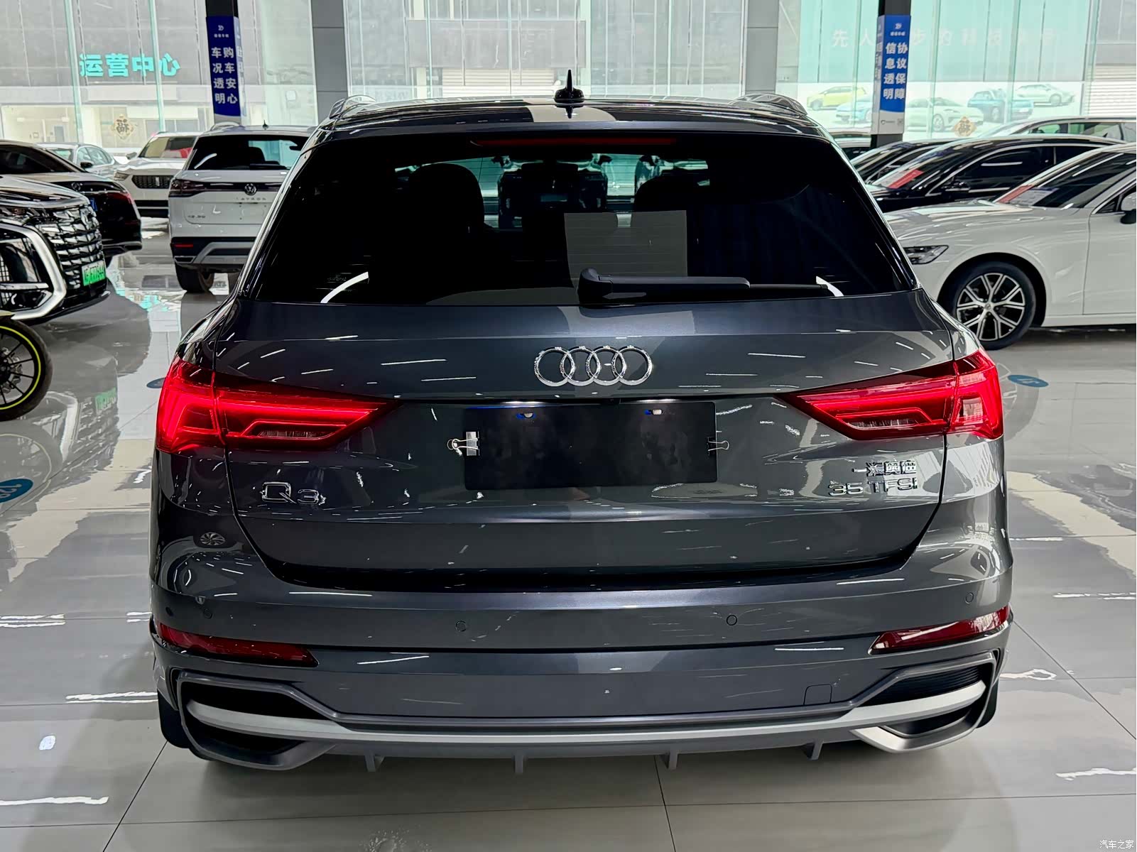 Audi Q3, 2022 10