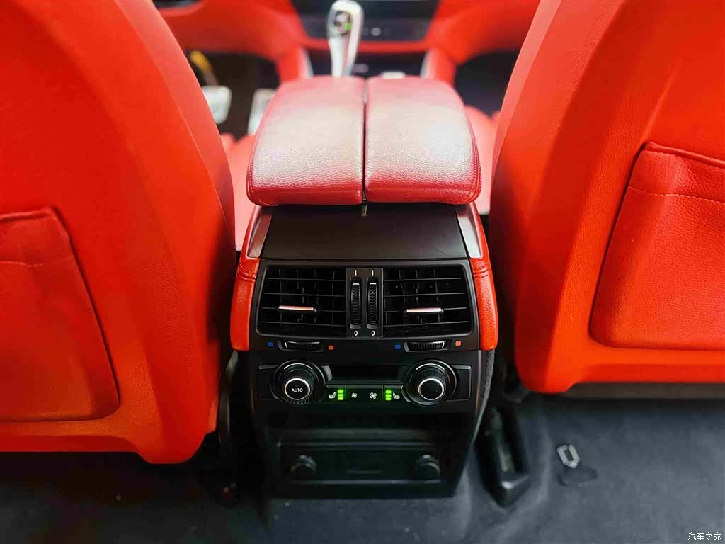 BMW X6, 2013 11