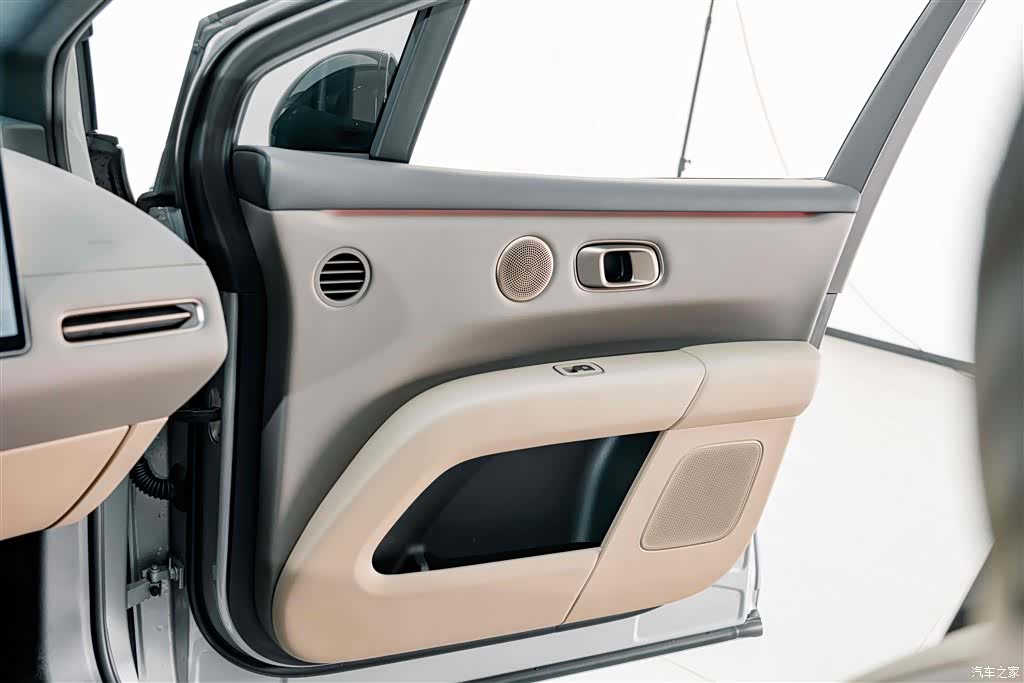 Li Auto i6, 2025 15