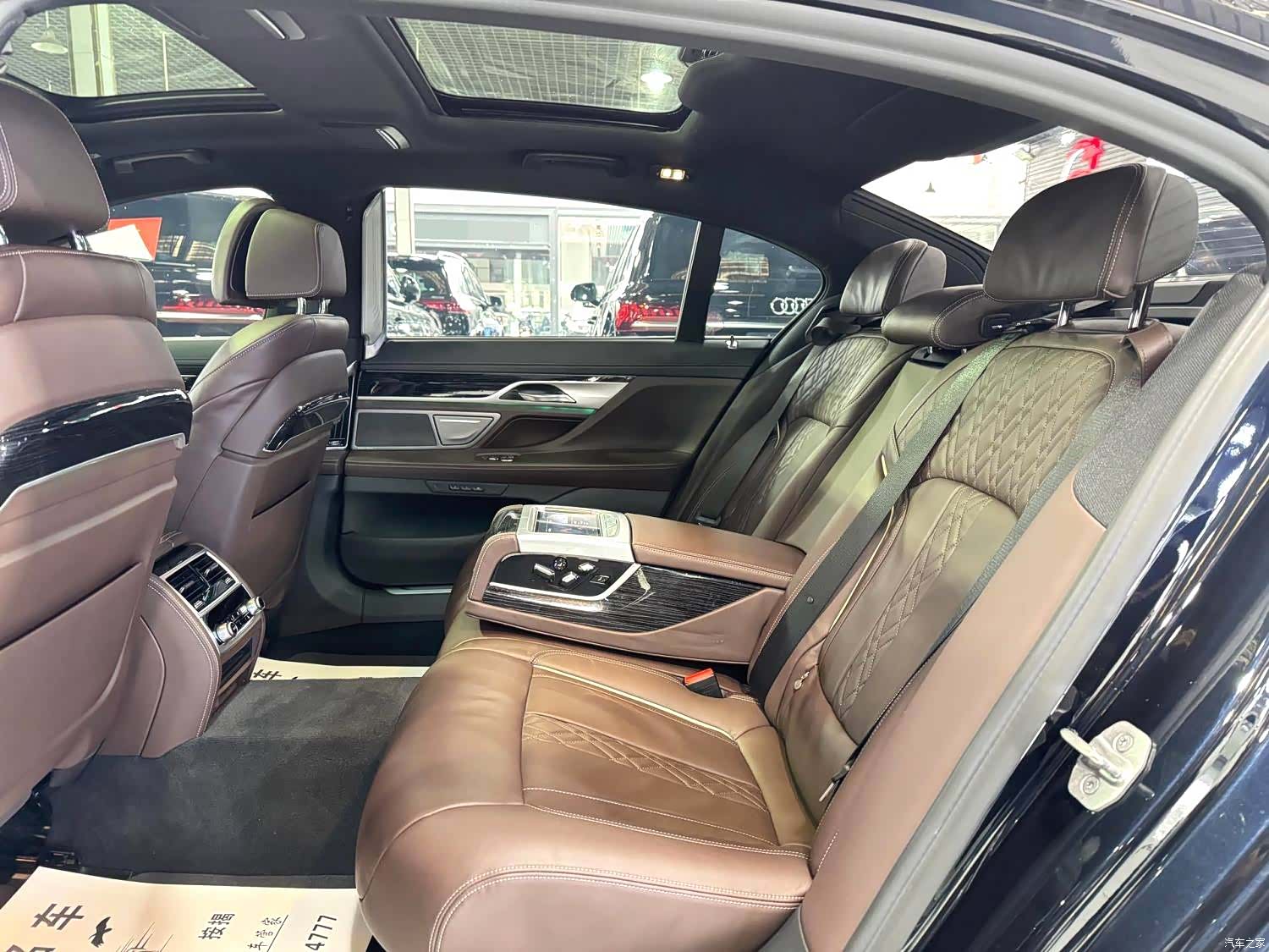 BMW 7 Series, 2021 11