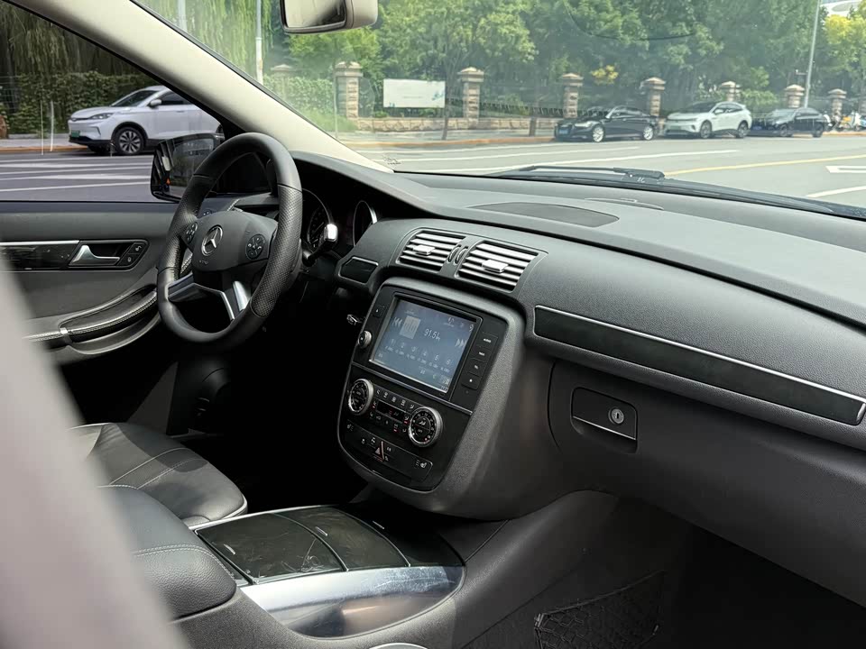Mercedes-Benz R-class