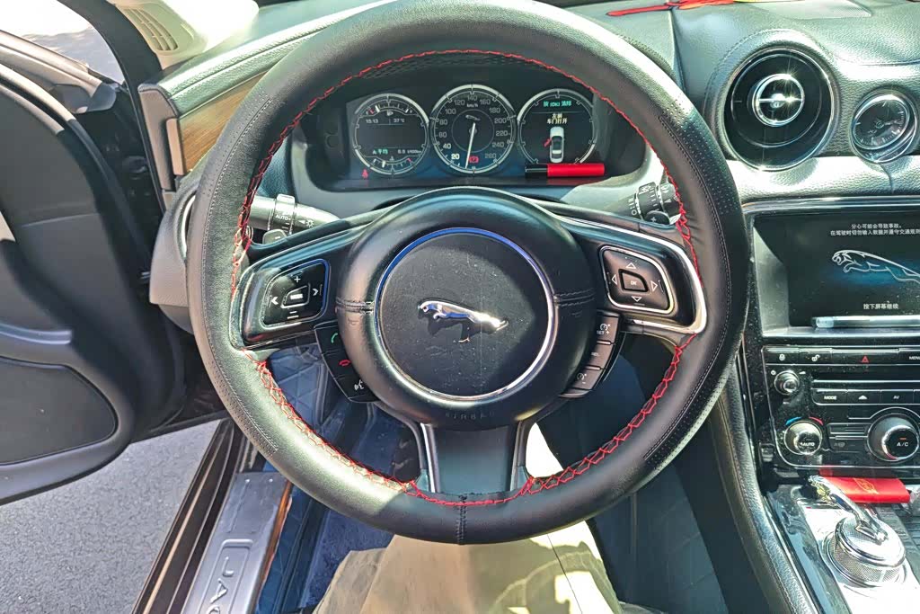 Jaguar XJ, 2014 15