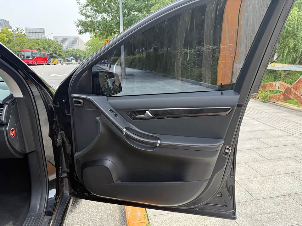 Mercedes-Benz R-class