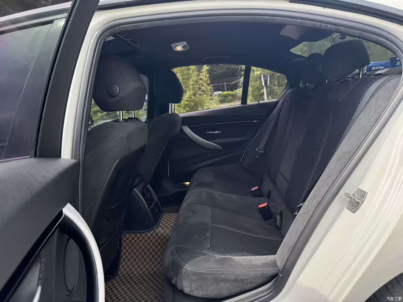 BMW 3 Series, 2017 все фото