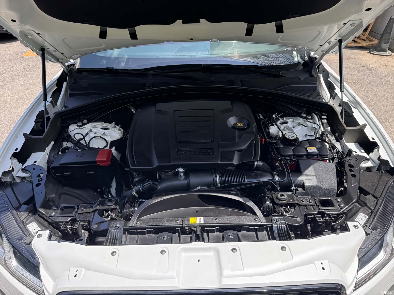 Jaguar F-PACE, 2024 21