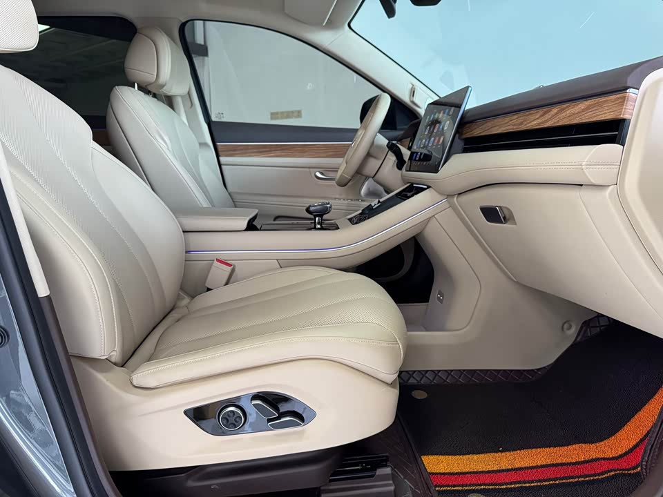 AITO Ask the world M7