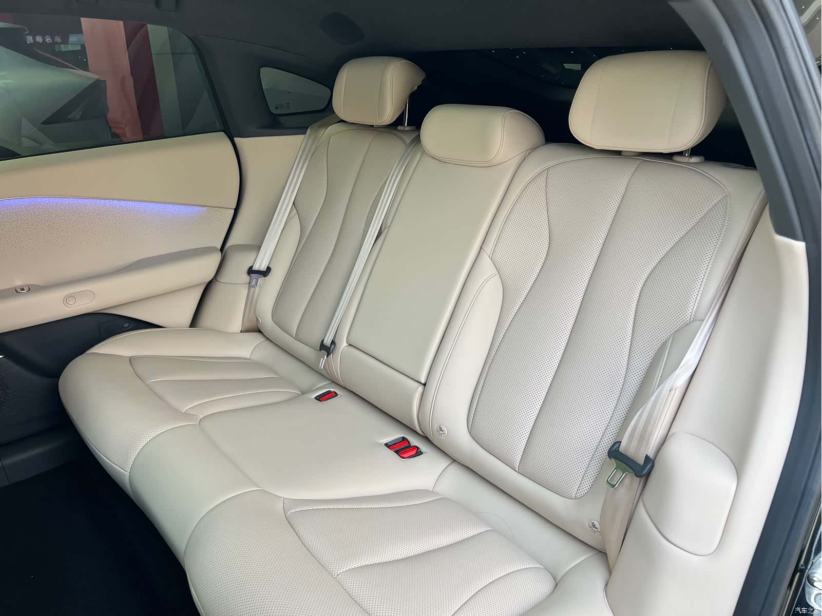 Xpeng P7, 2025 10