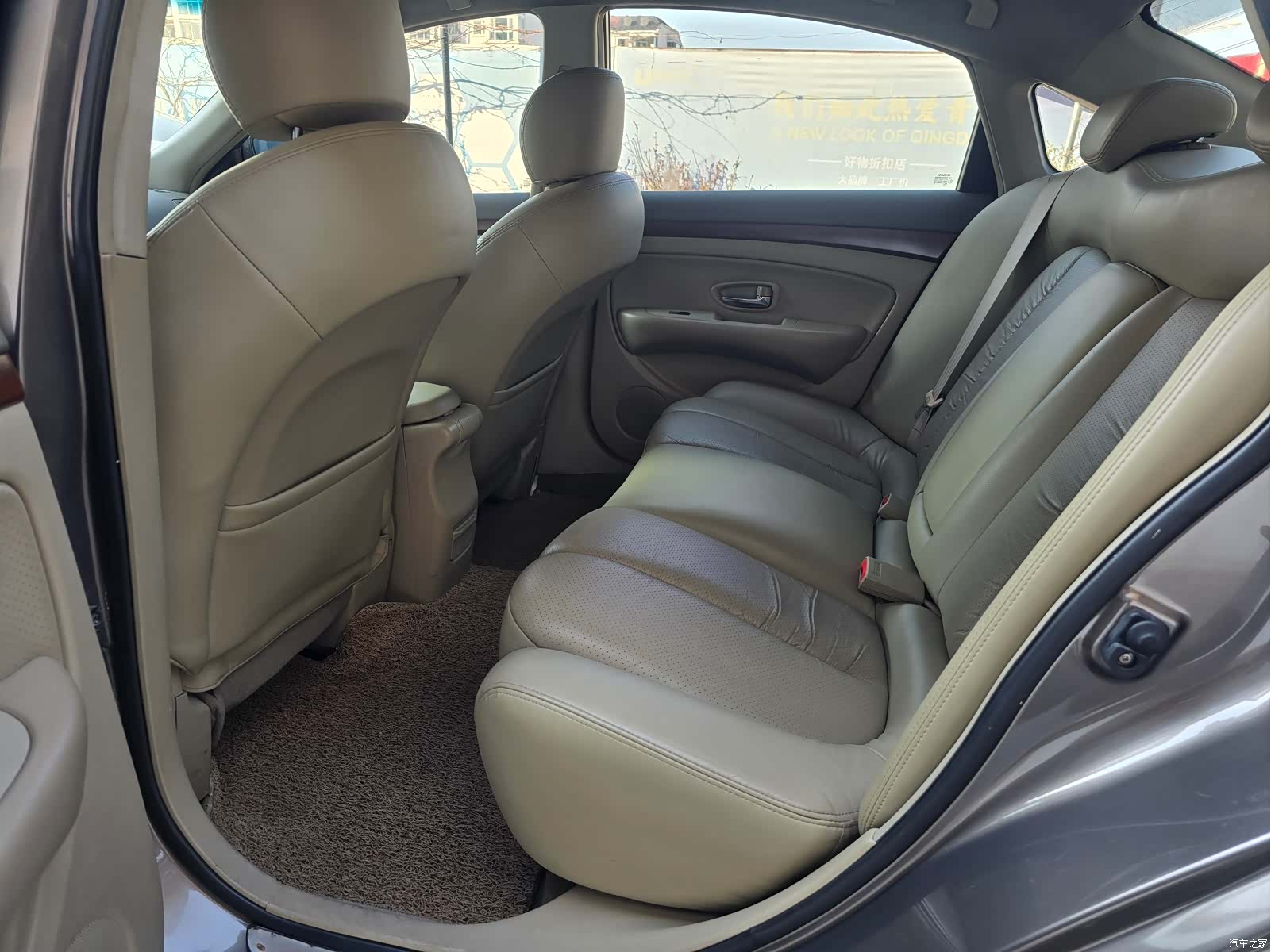 Nissan Sylphy, 2009 4