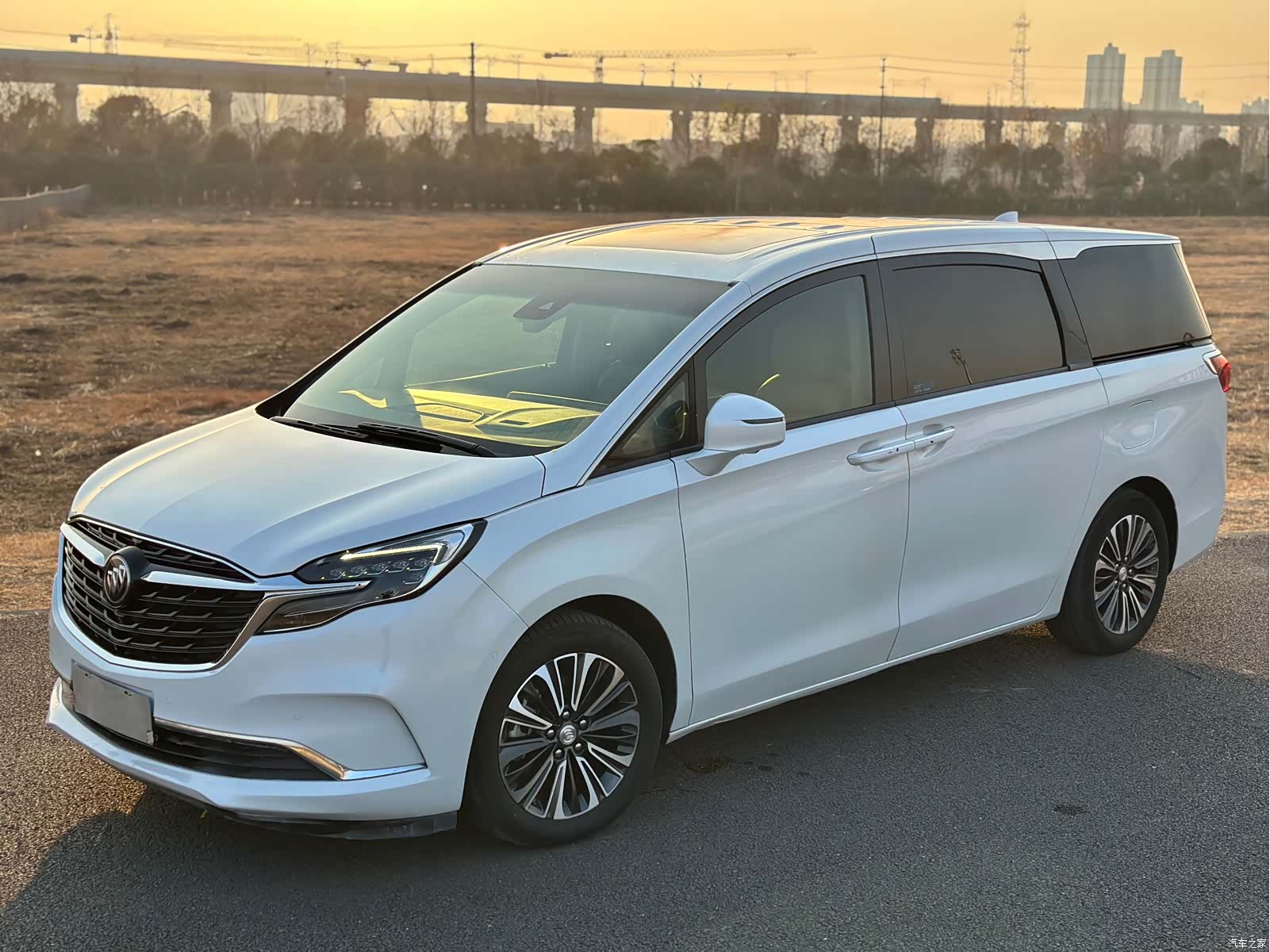 Buick GL8, 2021 1
