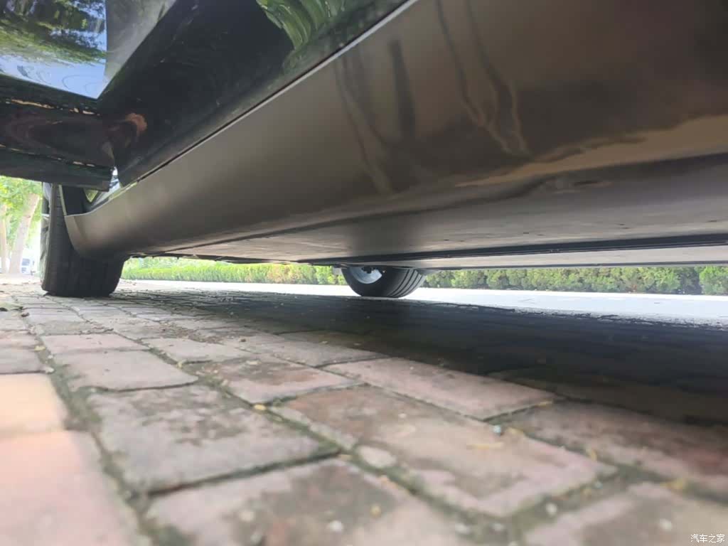 Tesla Model Y, 2023 19