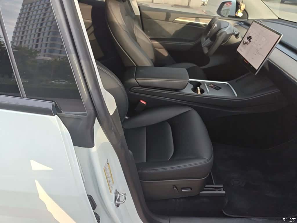 Tesla Model Y, 2023 20