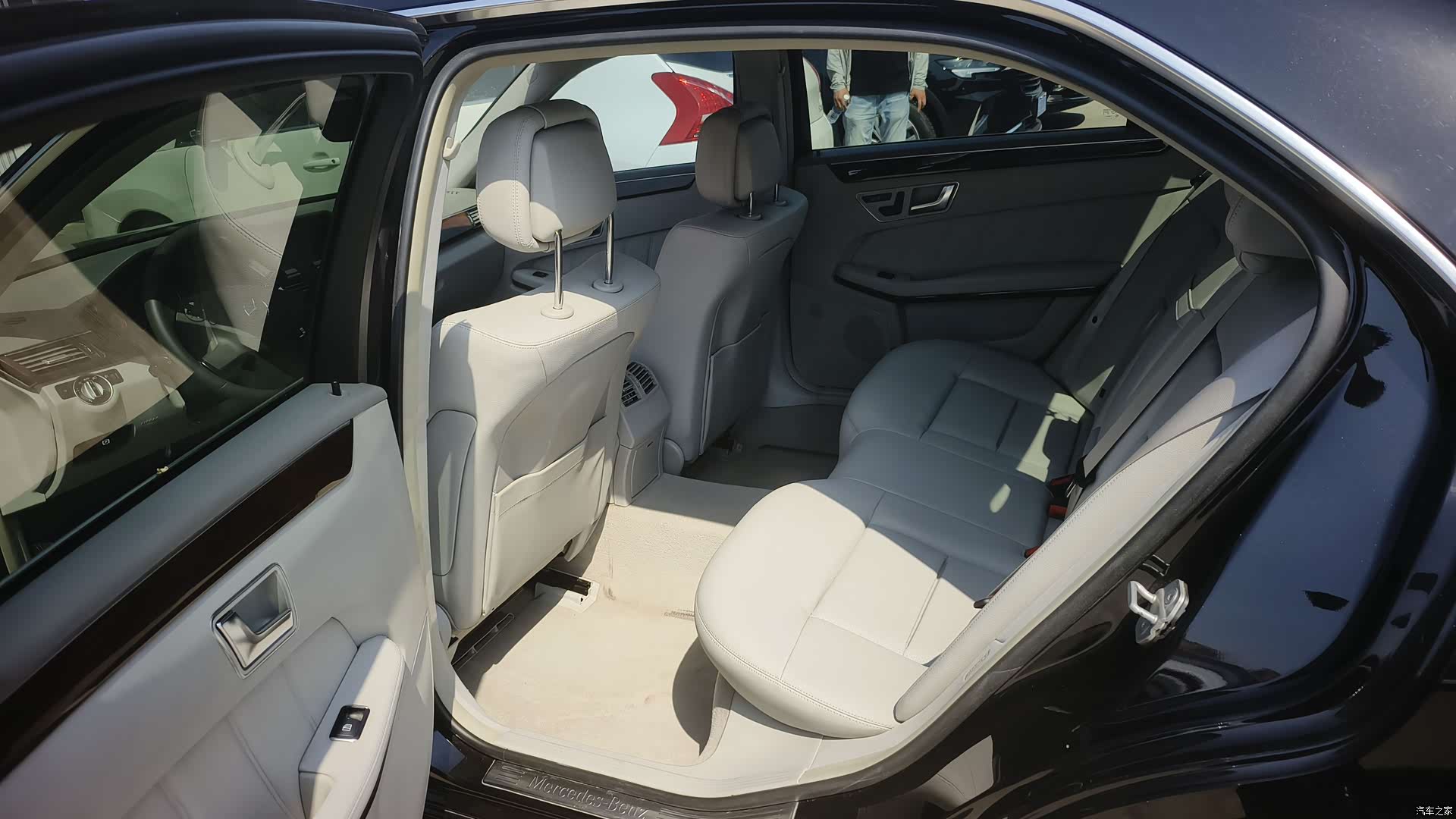 Mercedes-Benz E-Class, 2012 9
