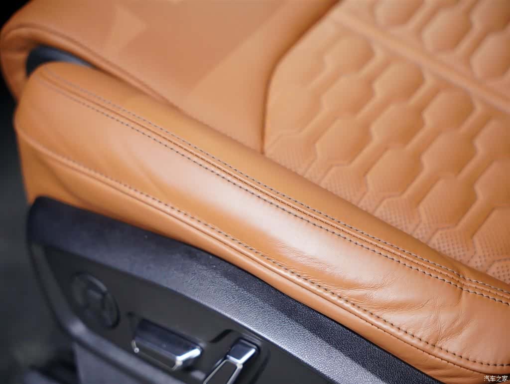 Audi Q8, 2021 35