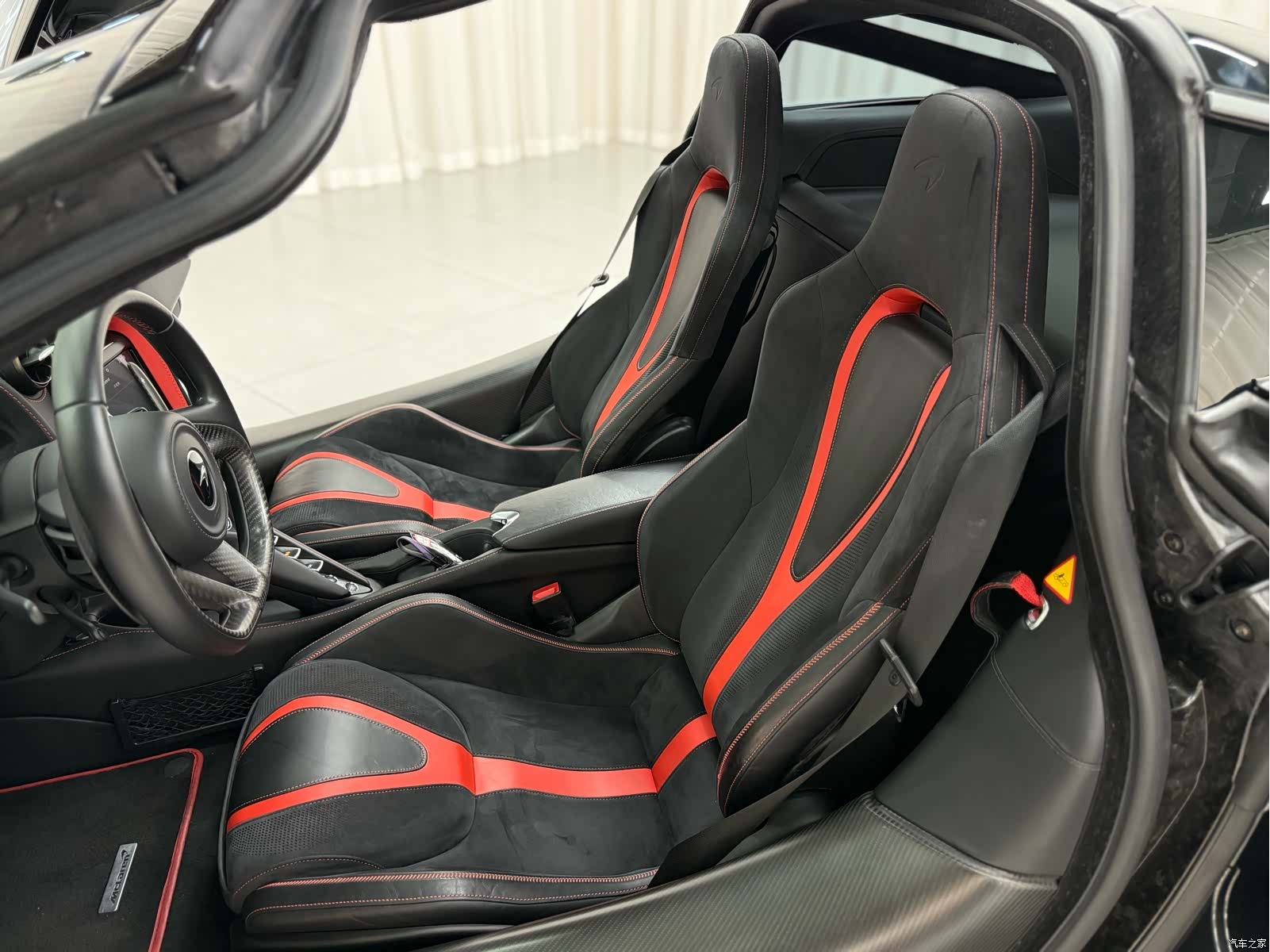 McLaren 720S, 2019 6