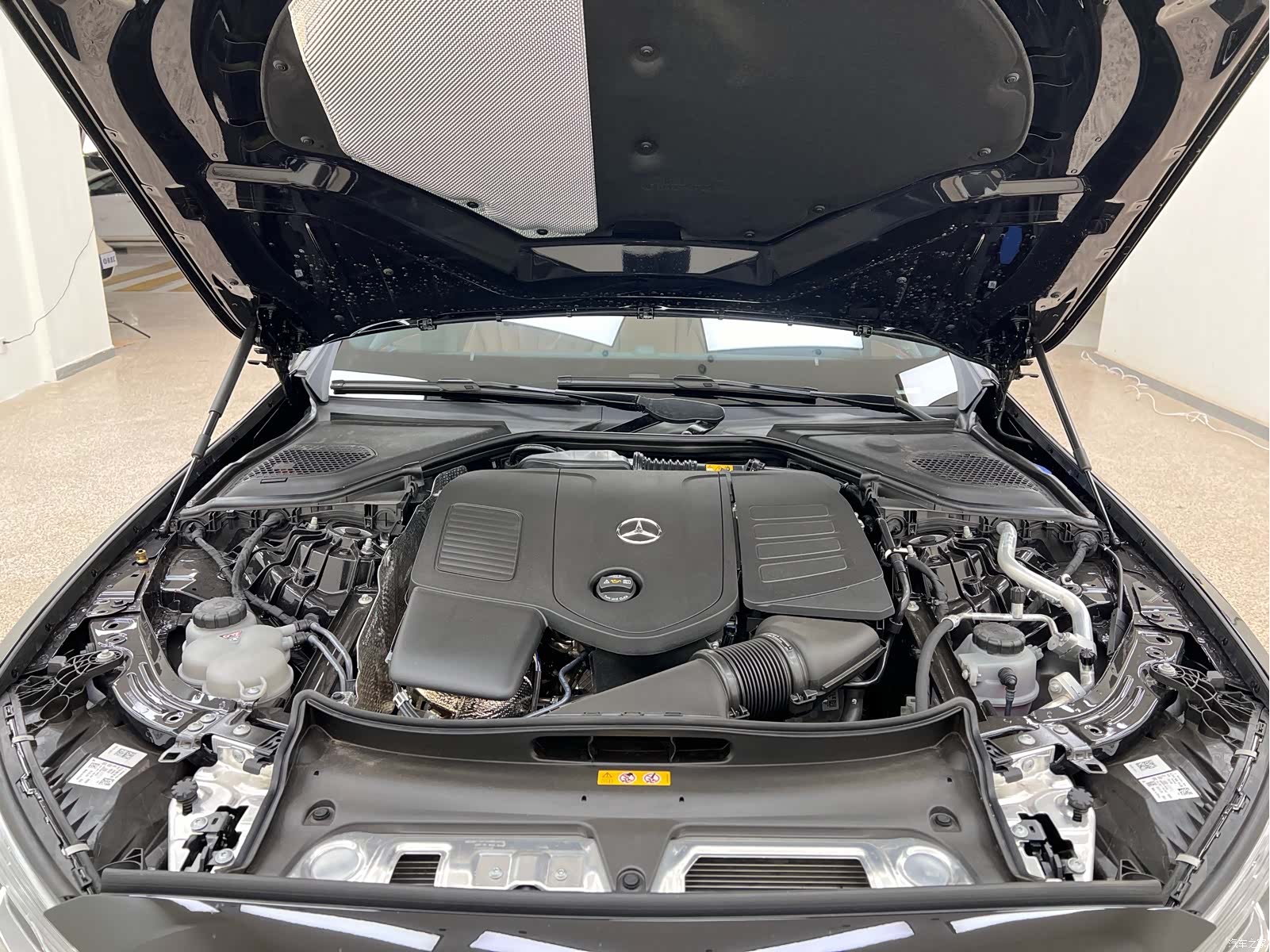 Mercedes-Benz E-Class, 2024 23