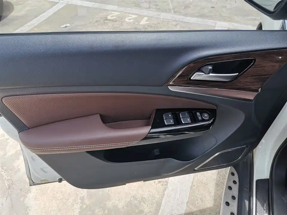 BYD S7