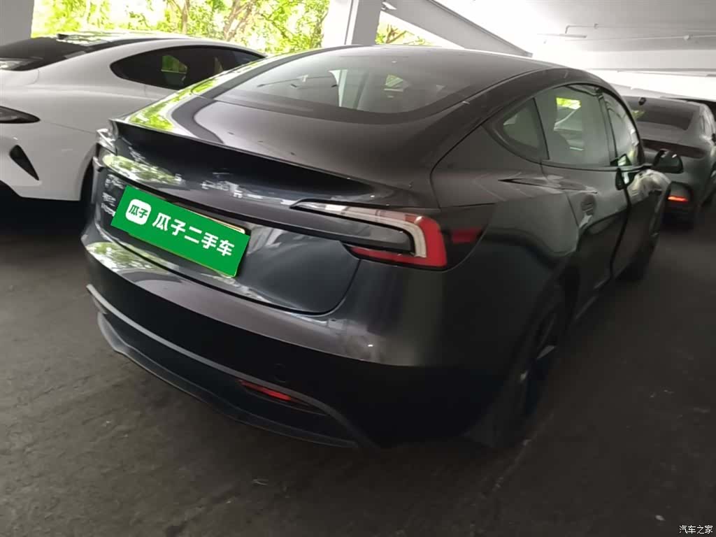 Tesla Model 3, 2025 7