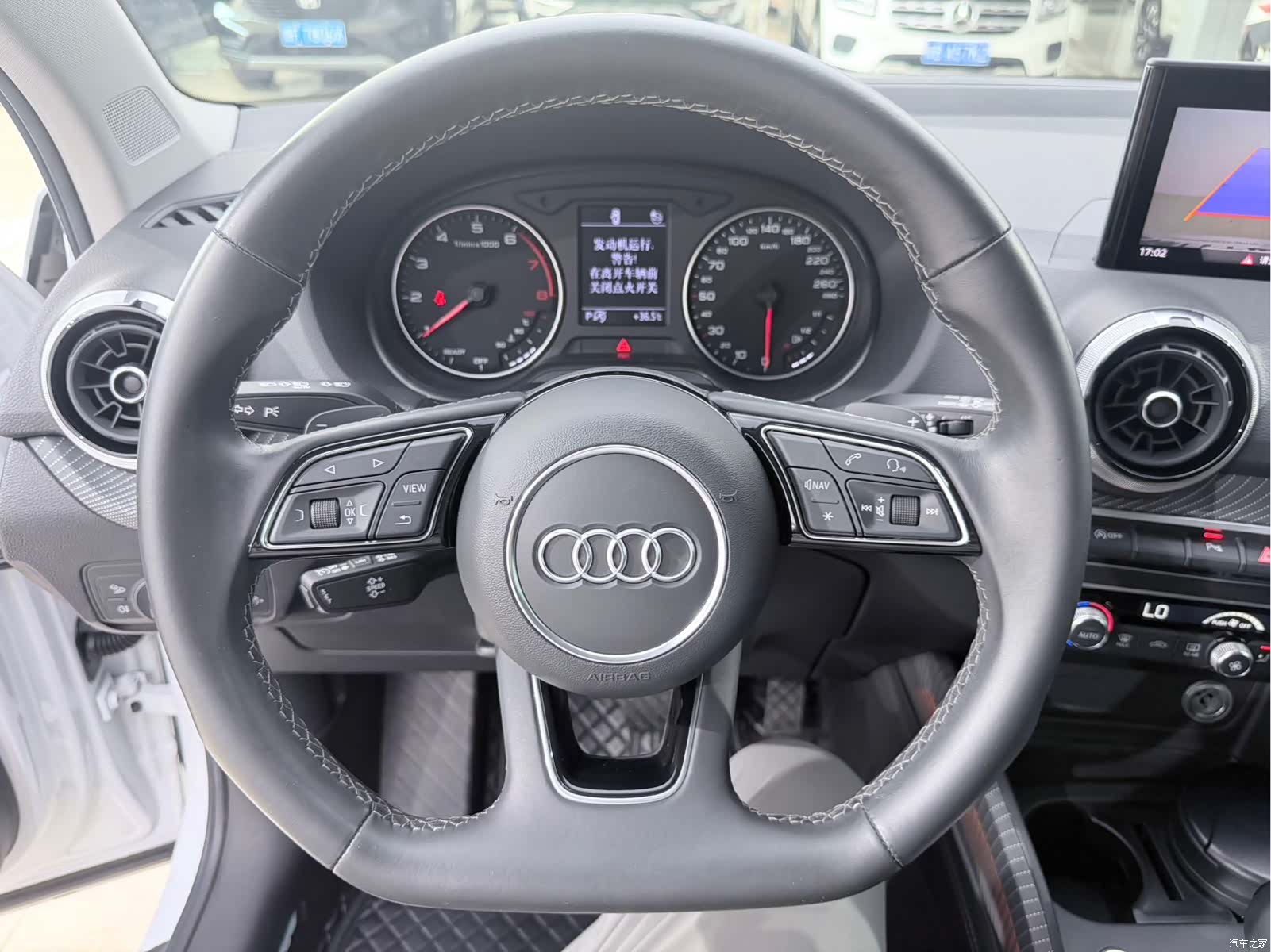 Audi Q2L, 2022 11