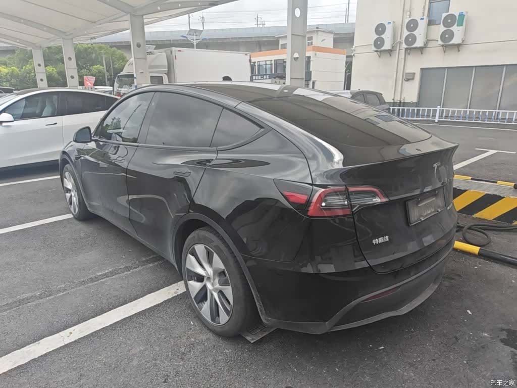 Tesla Model Y, 2022 все фото
