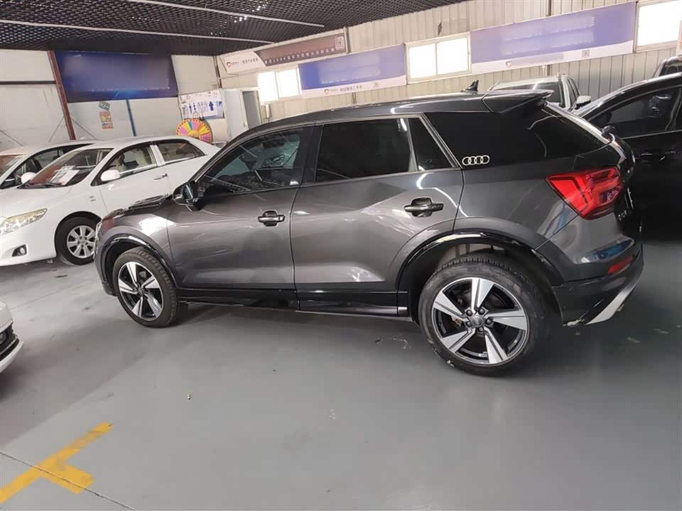 Audi Q2L