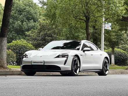 նTaycan 2022 Ŀ Taycan