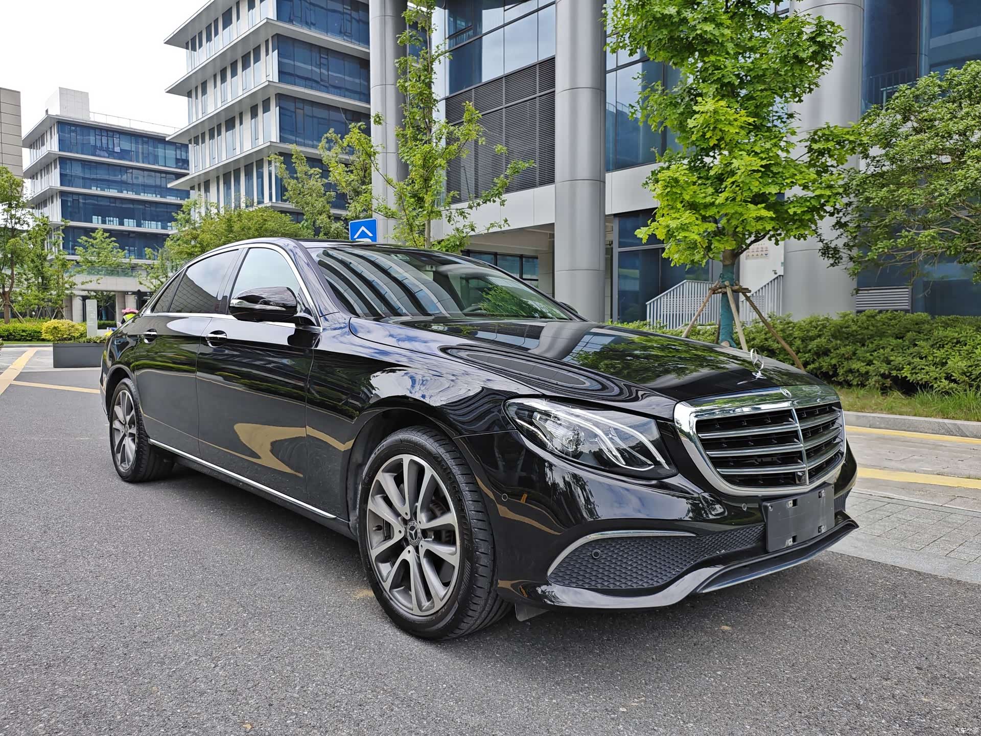 Mercedes-Benz E-Class, 2019 3
