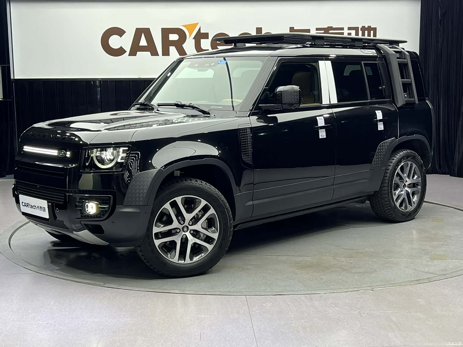 Land Rover Defender, 2024 1