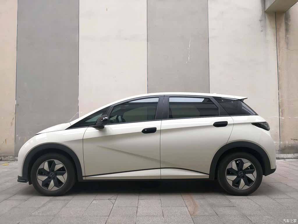 BYD Dolphin, 2025 13