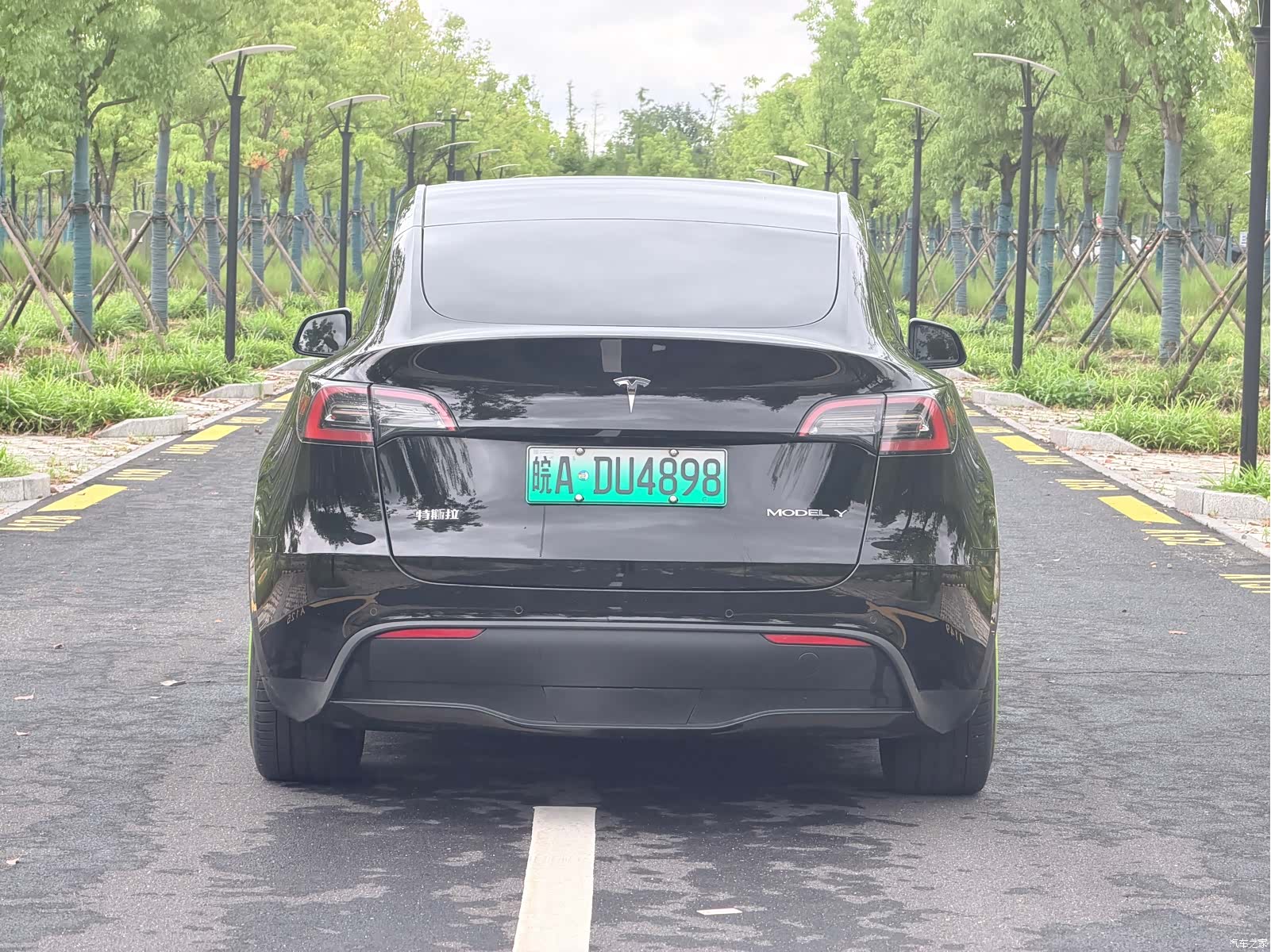 Tesla Model Y, 2023 12