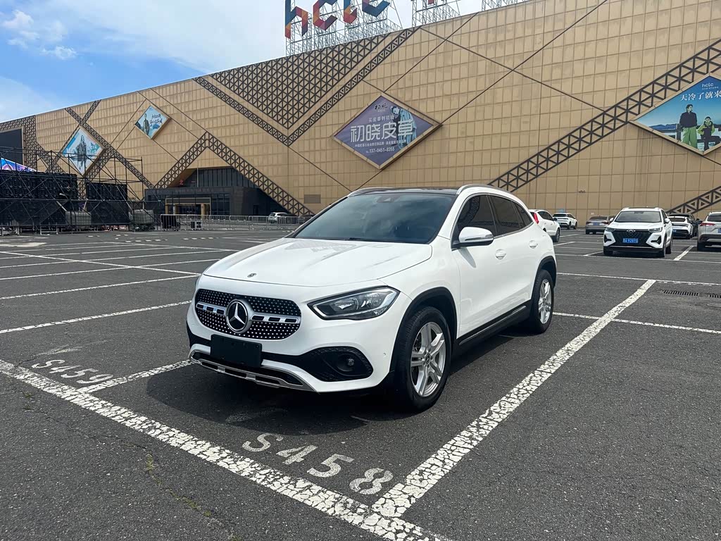 Mercedes-Benz GLA