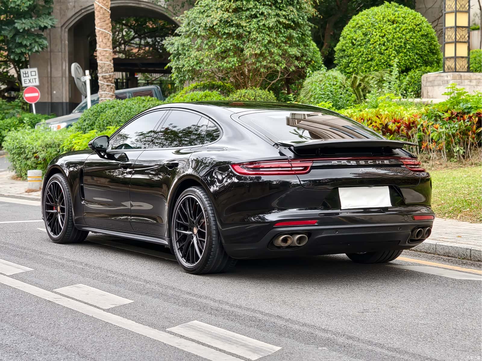 Porsche Panamera, 2019 все фото
